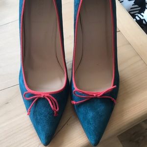 Like new J.Crew turquoise heels; contrasting trim